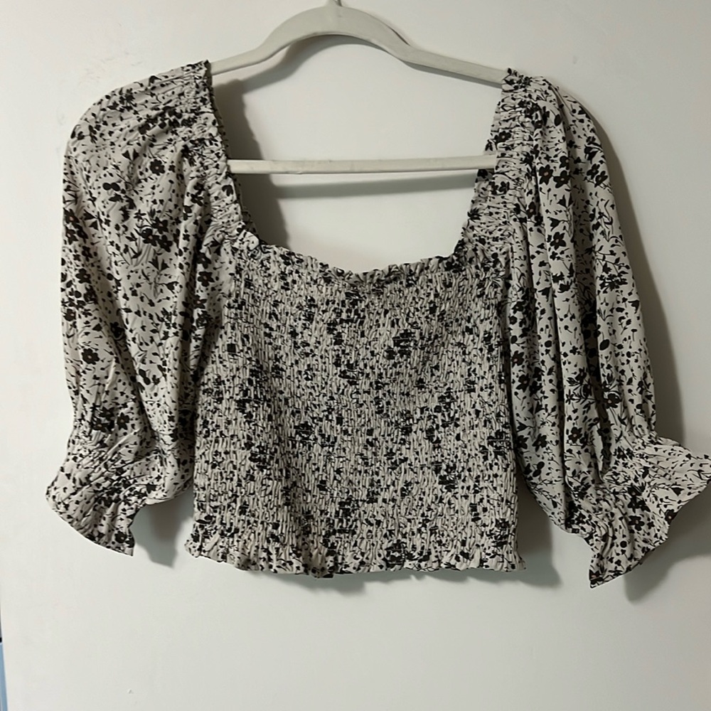 Stretchy shirted crop top in size medium